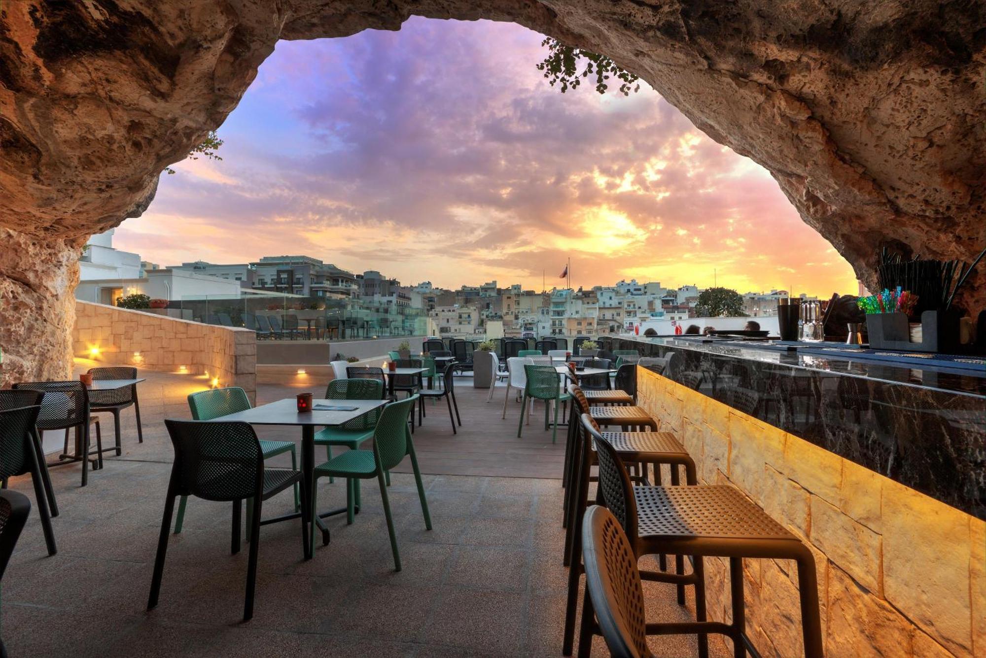 Hotel Pergola & 4*